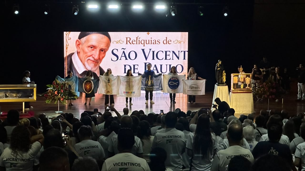 Mais de 1.100 vicentinos celebram São Vicente de Paulo com suas relíquias em Brasília